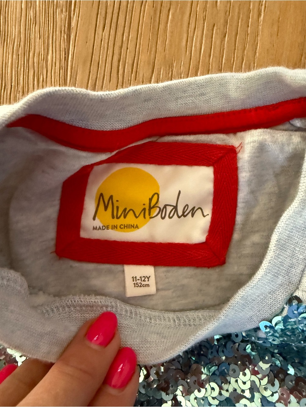 Mini Boden Sequin Heart Sweatshirt ❤️ Girls size 11/12 - Picture 3 of 5